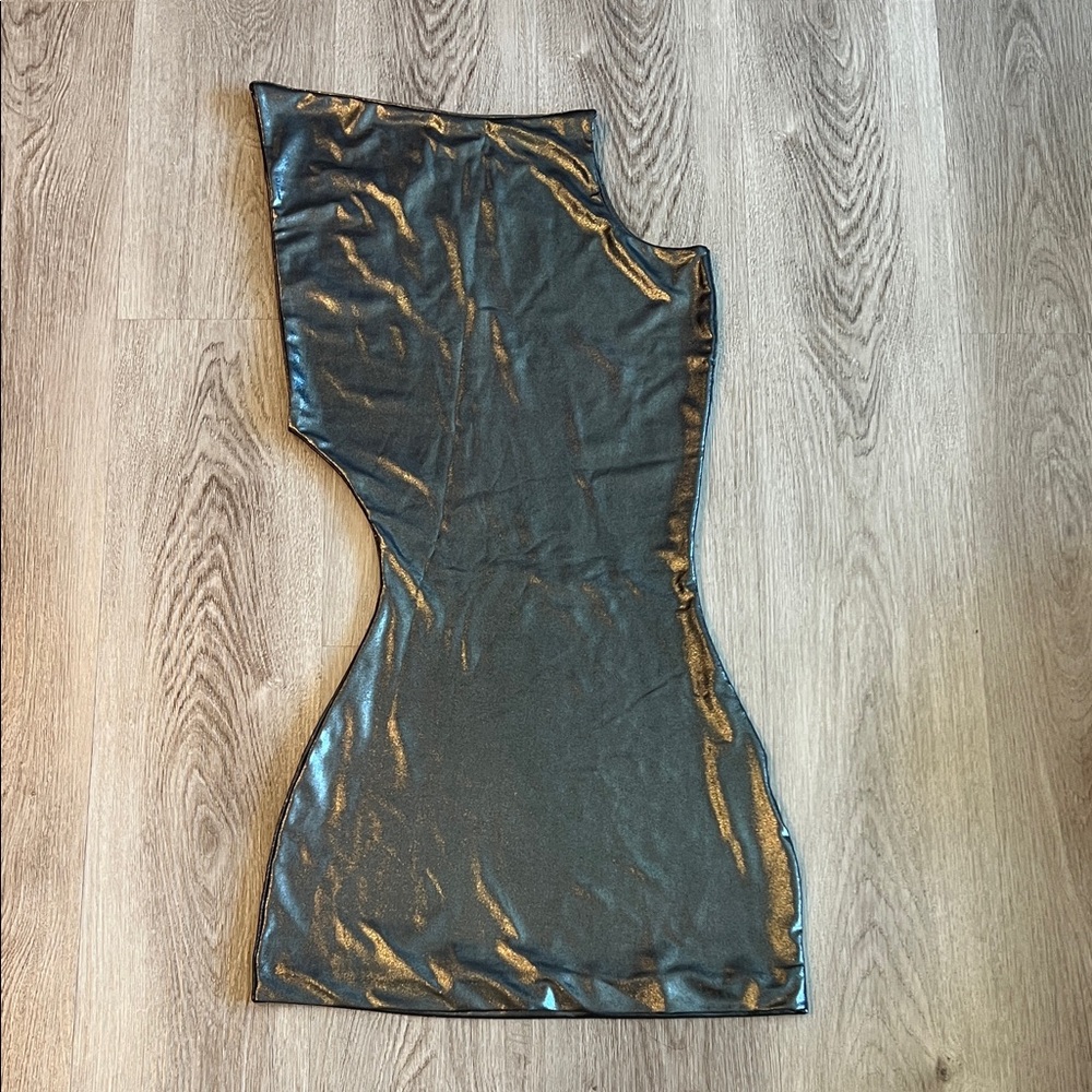 Sleek Metallic One-Shoulder Dress